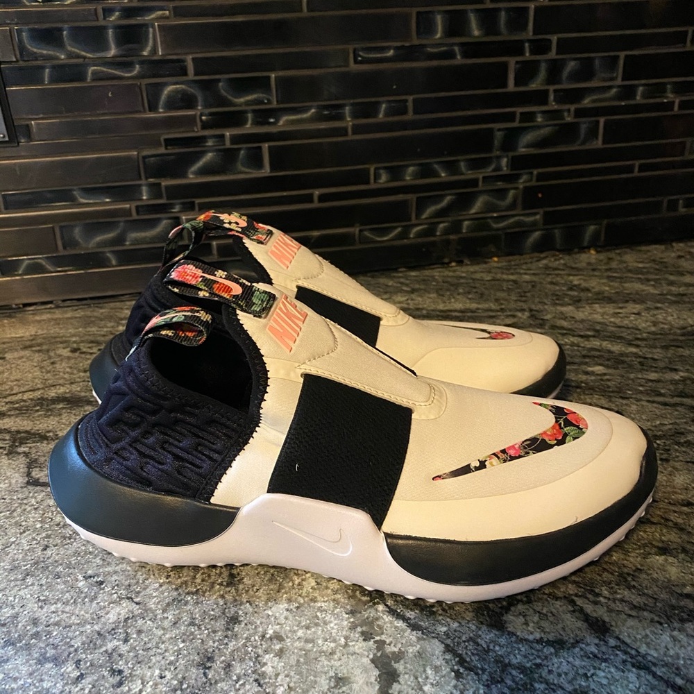 Nike nitroflo vintage floral youth 6.5